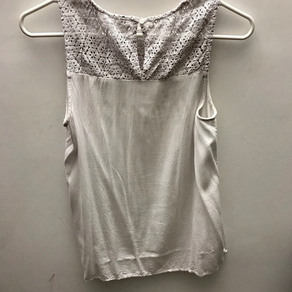 White Tank, Old Navy, XS - Picture 2 of 3